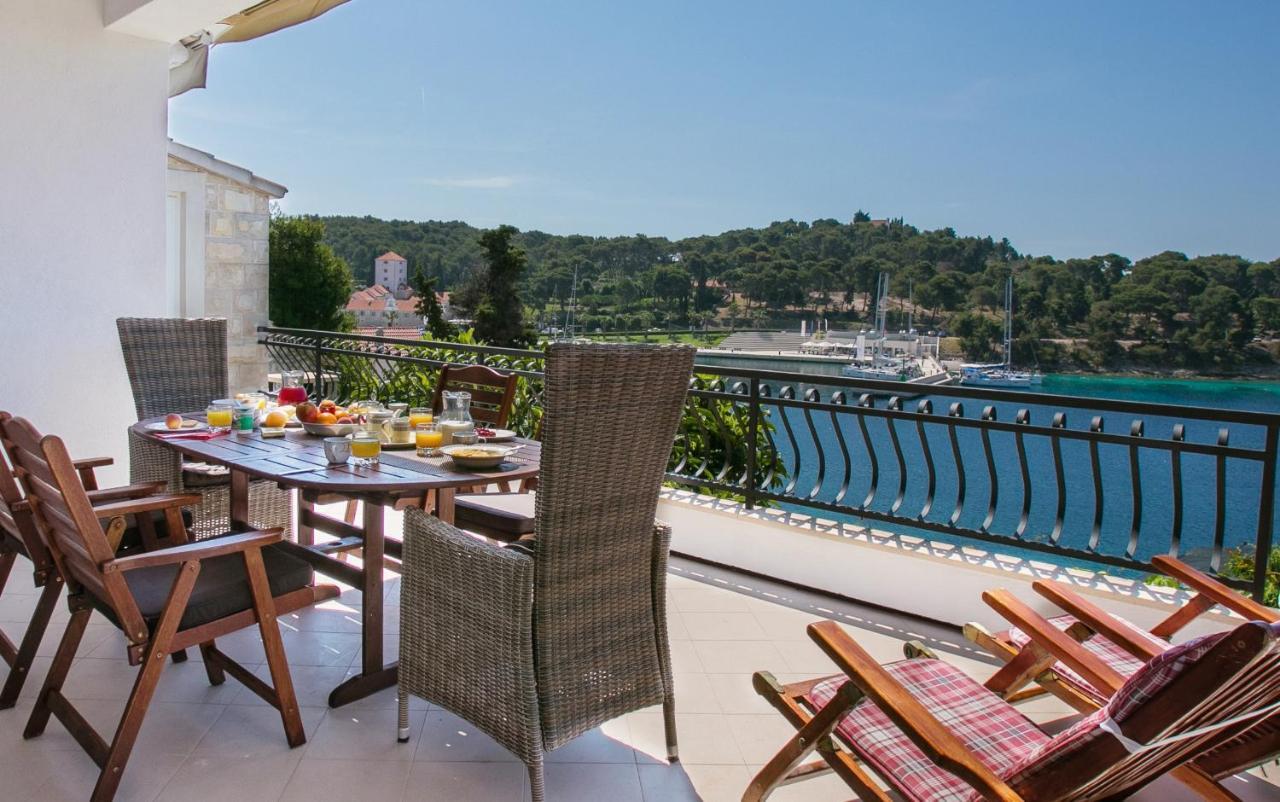 Golden View Luxury Apartment Maslinica Exterior foto