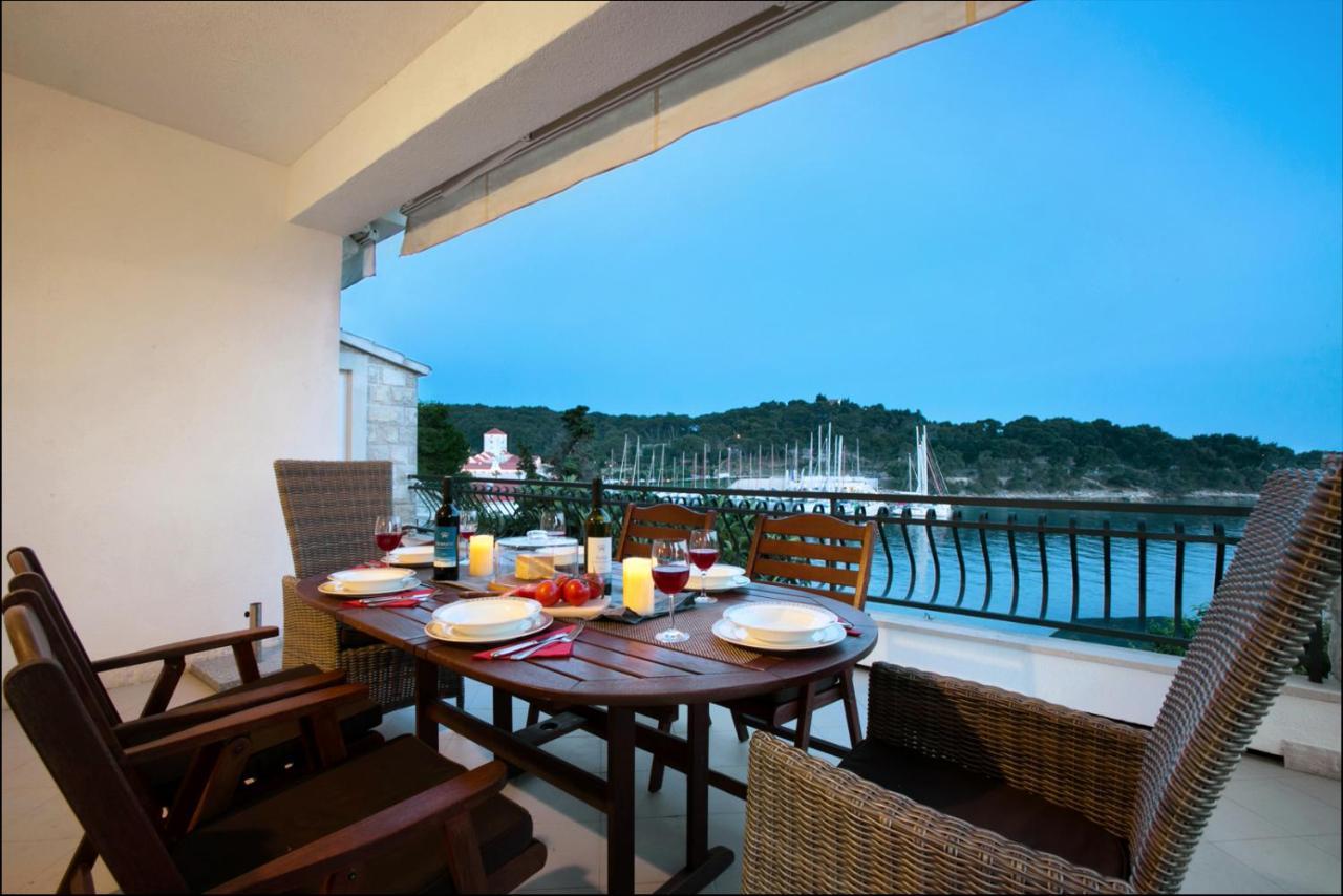 Golden View Luxury Apartment Maslinica Exterior foto