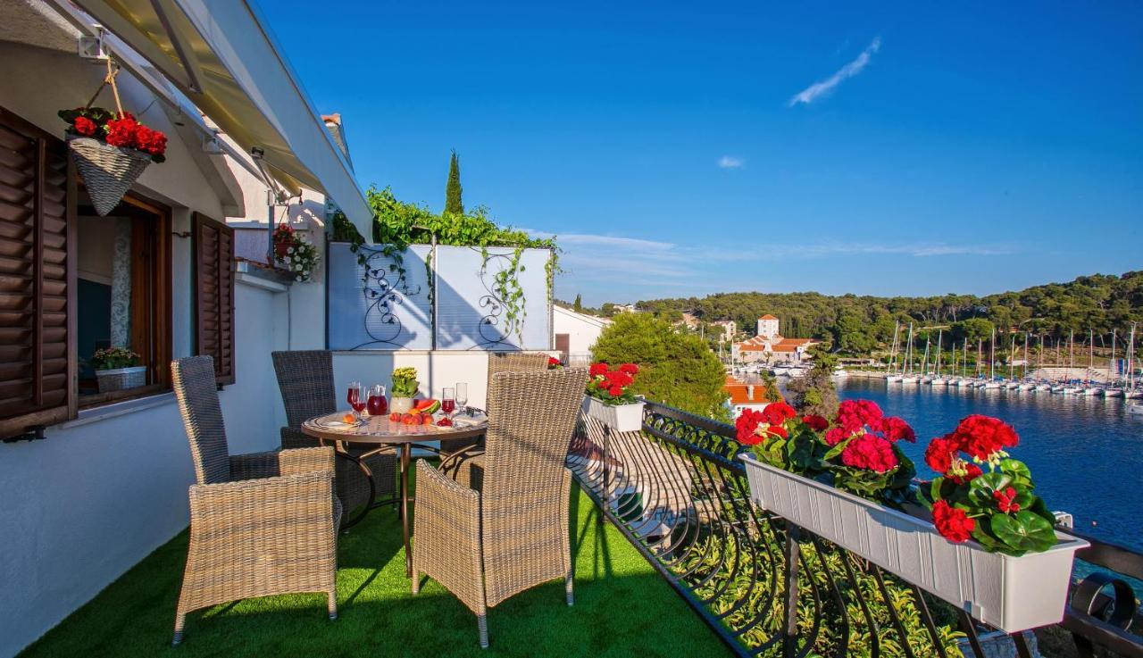 Golden View Luxury Apartment Maslinica Exterior foto